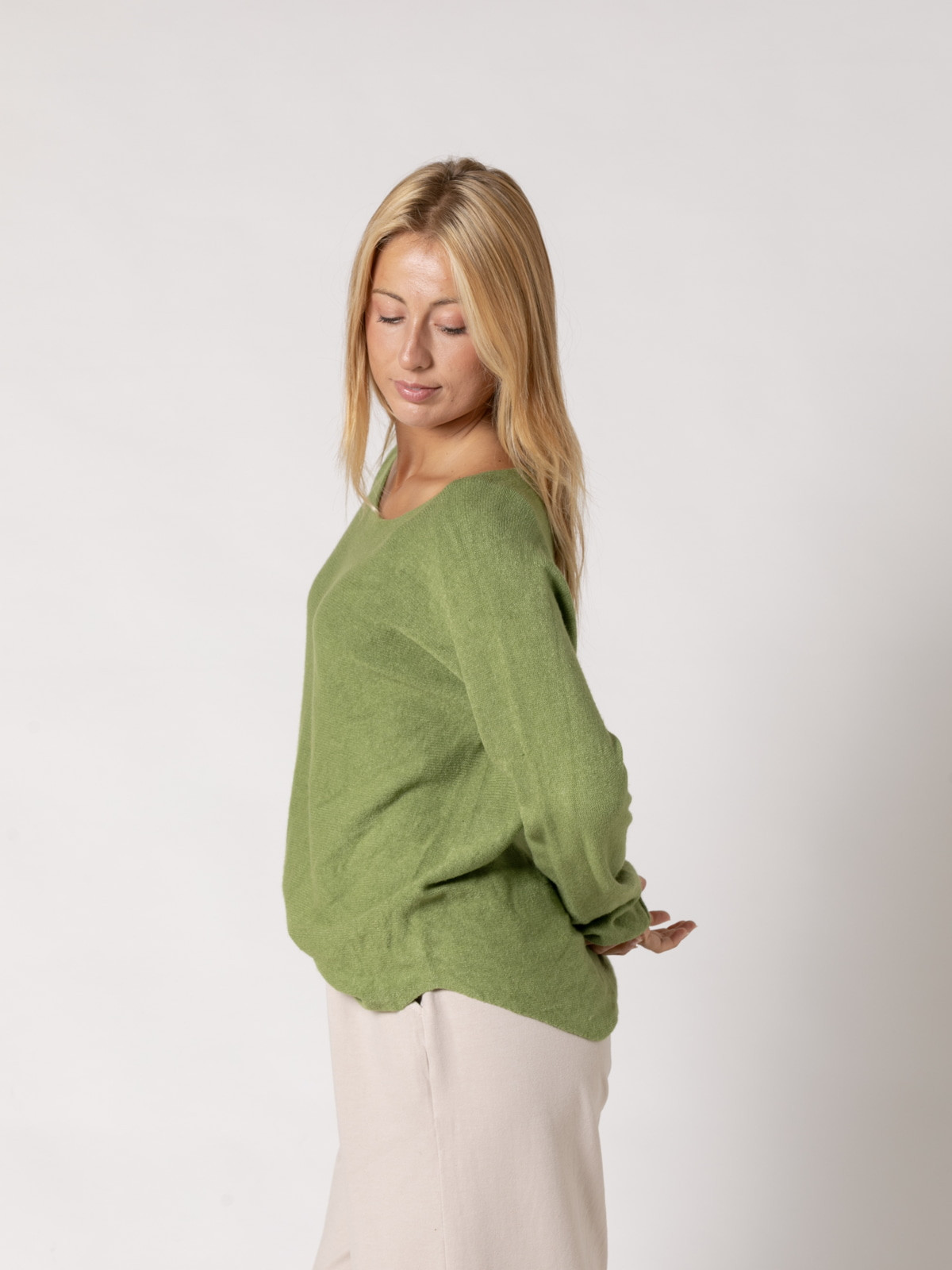 Jersey must escote barco color verde trendy