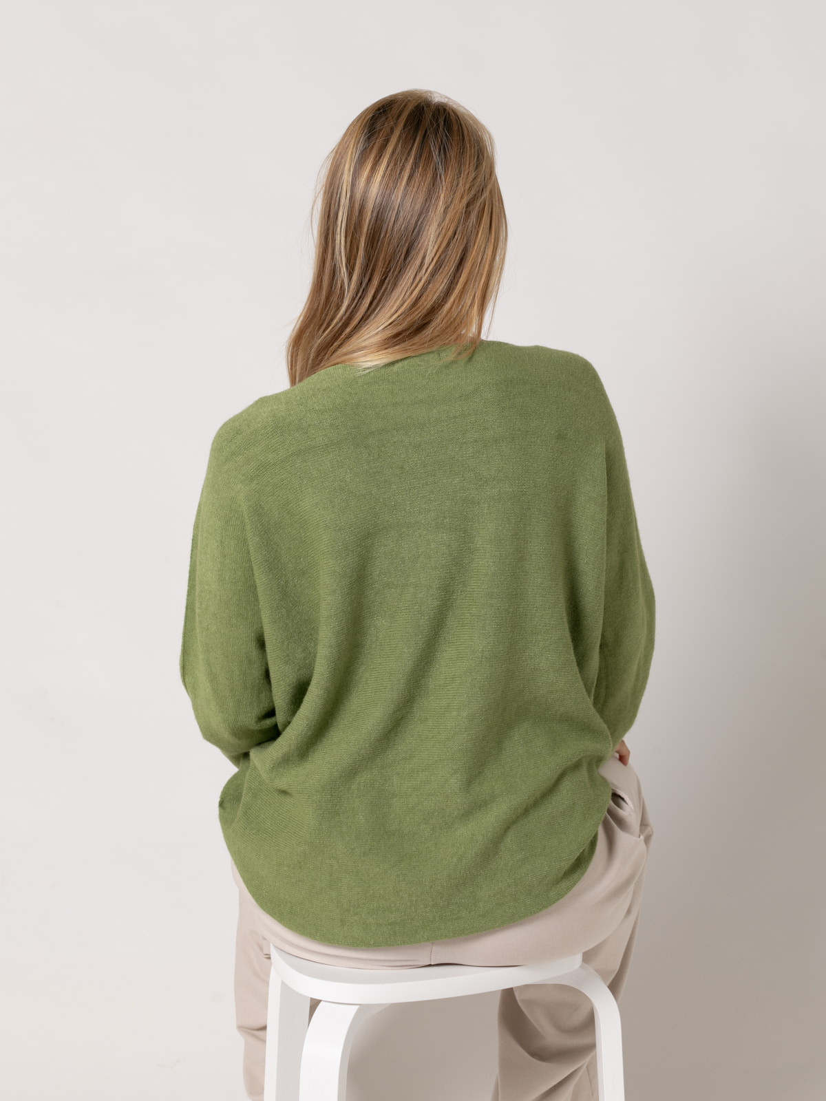 Jersey must escote en pico color verde trendy