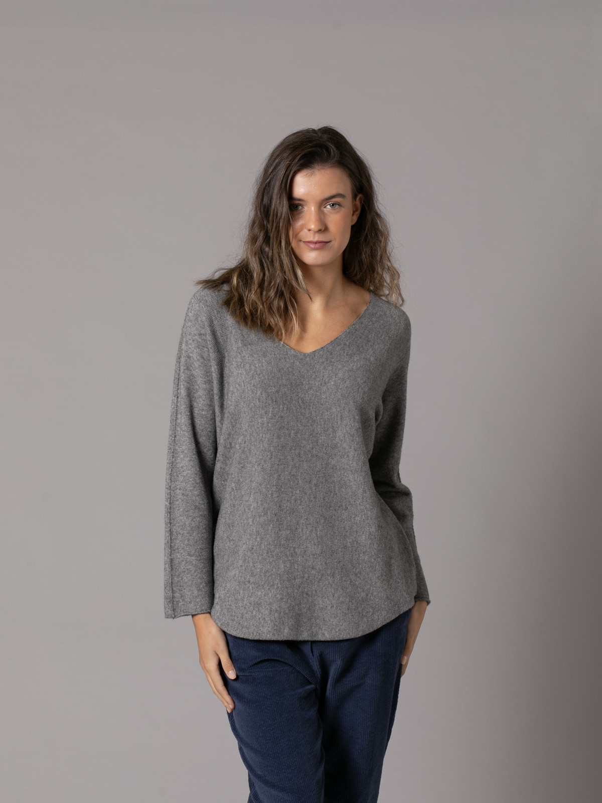 Must-have V-neck sweater  gris medio colour