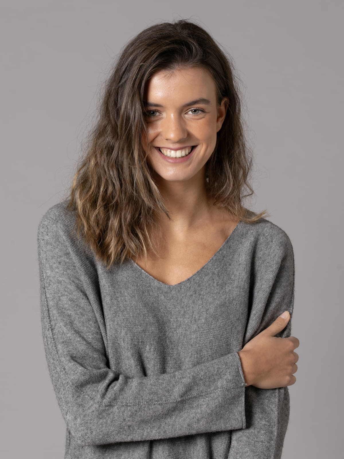 Must-have V-neck sweater  gris medio colour