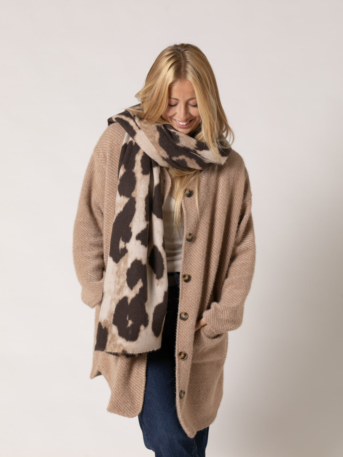 Bufanda animal print color Taupe