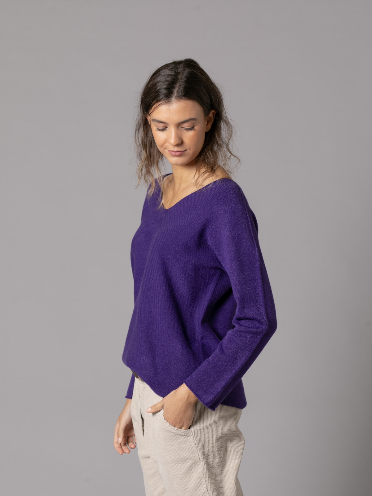 Jersey must escote en pico color Morado