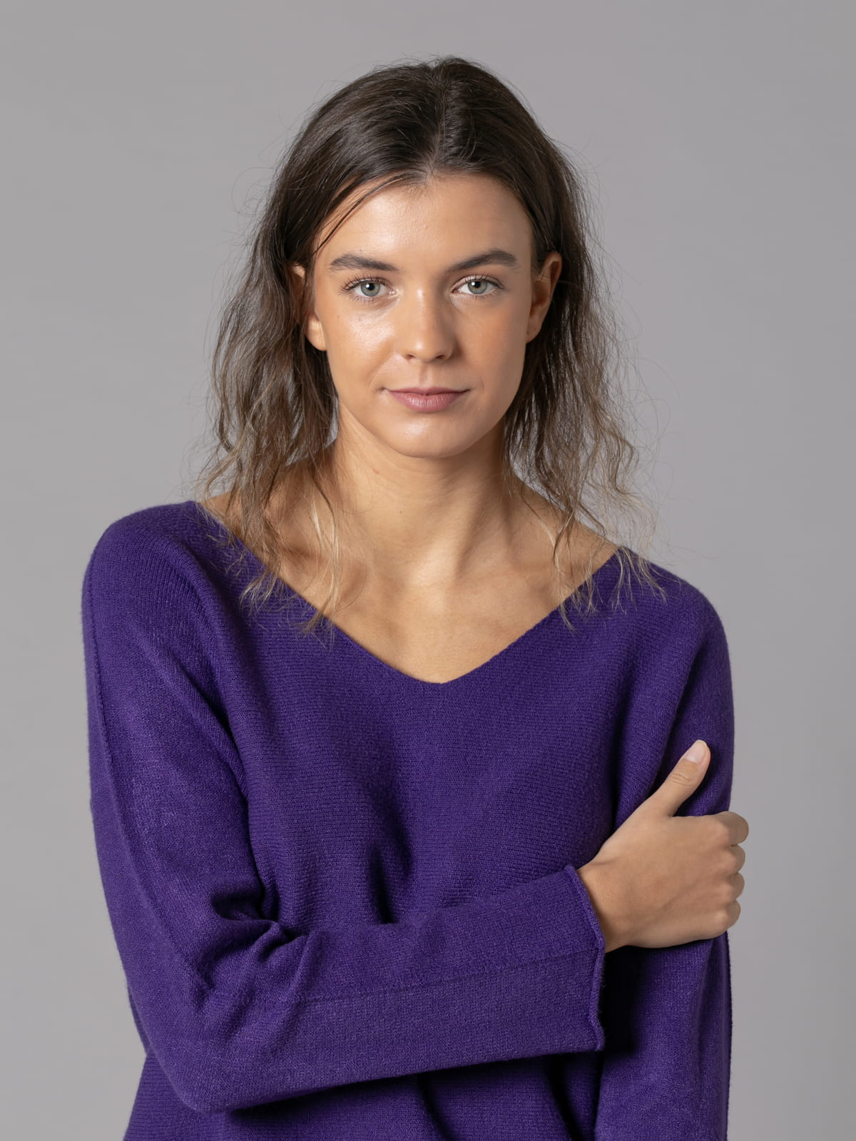 Jersey must escote en pico color Morado