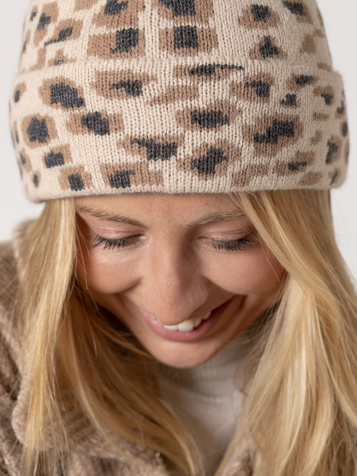 Animal print hat  Camel colour