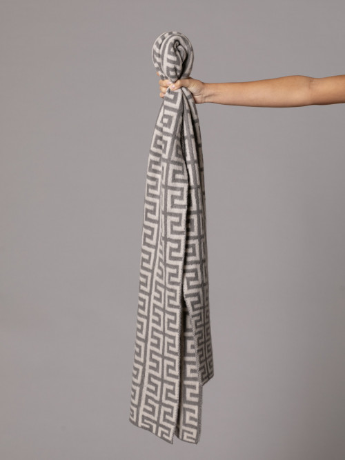 Knitted scarf drawing logo  Grey colour