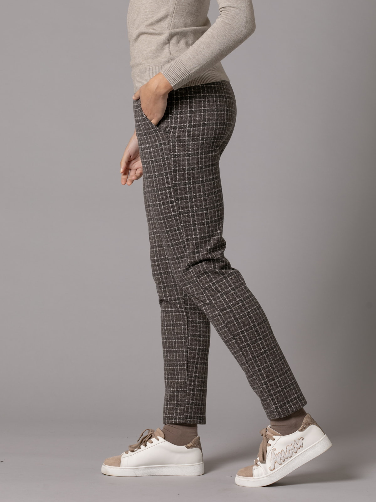 Slim fit soft checkered trousers  Marrón  colour