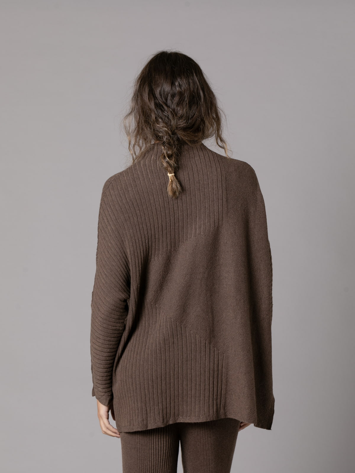 Oversized sweater with spider drawing  marrón oscuro colour