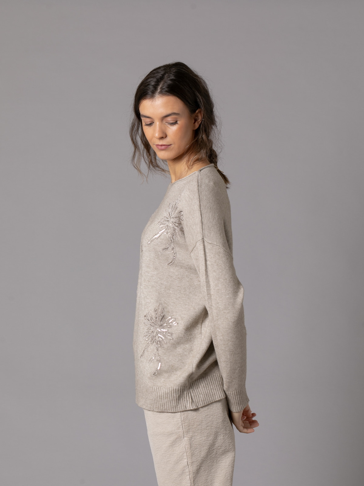 Trendy embroidered soft sweater  Taupe colour