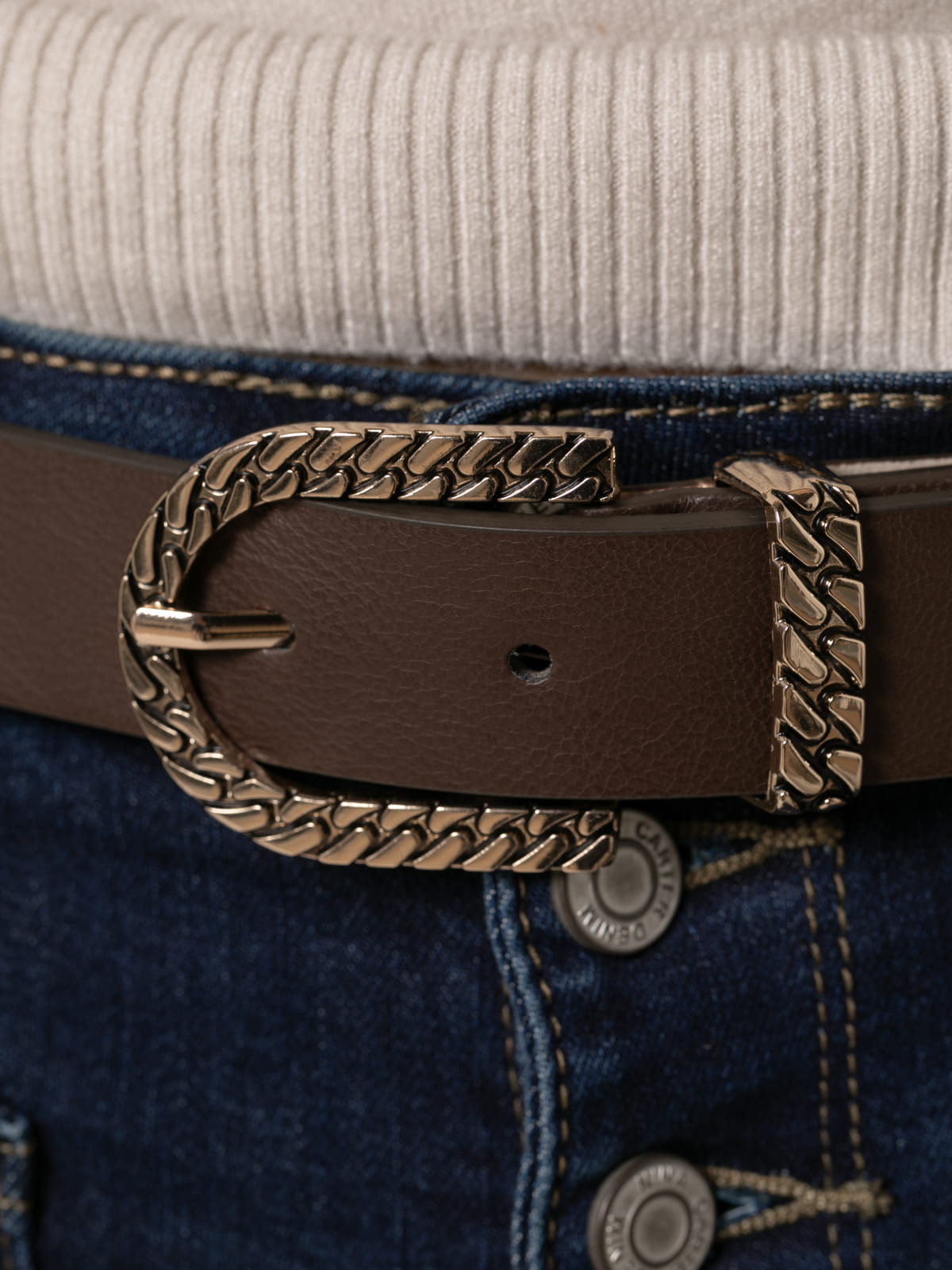 Embossed gold buckle belt  Marrón  colour