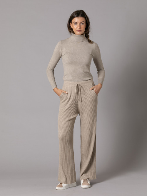 Pantalón de punto canalé soft color Taupe