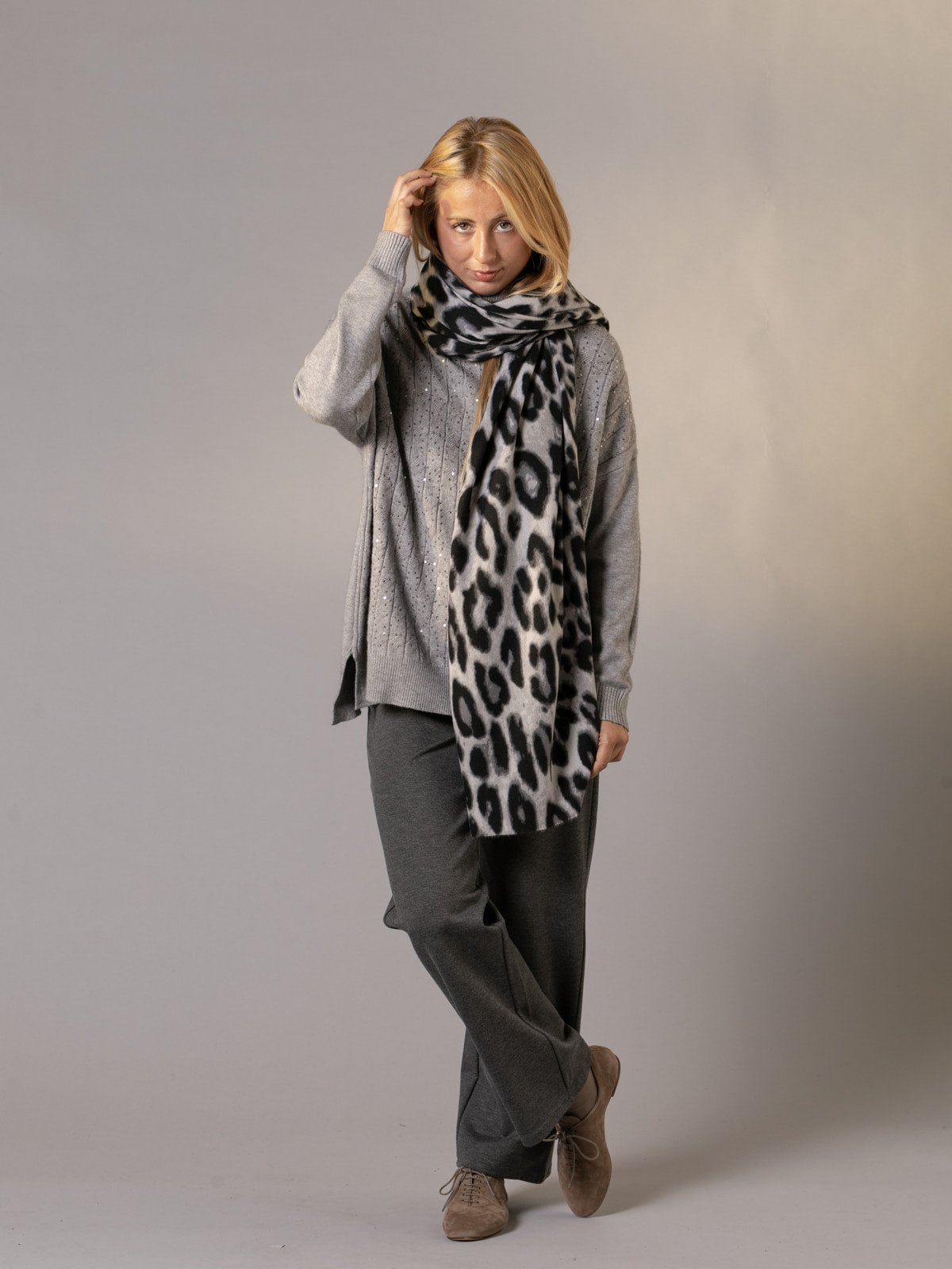 Scarf Grey colour