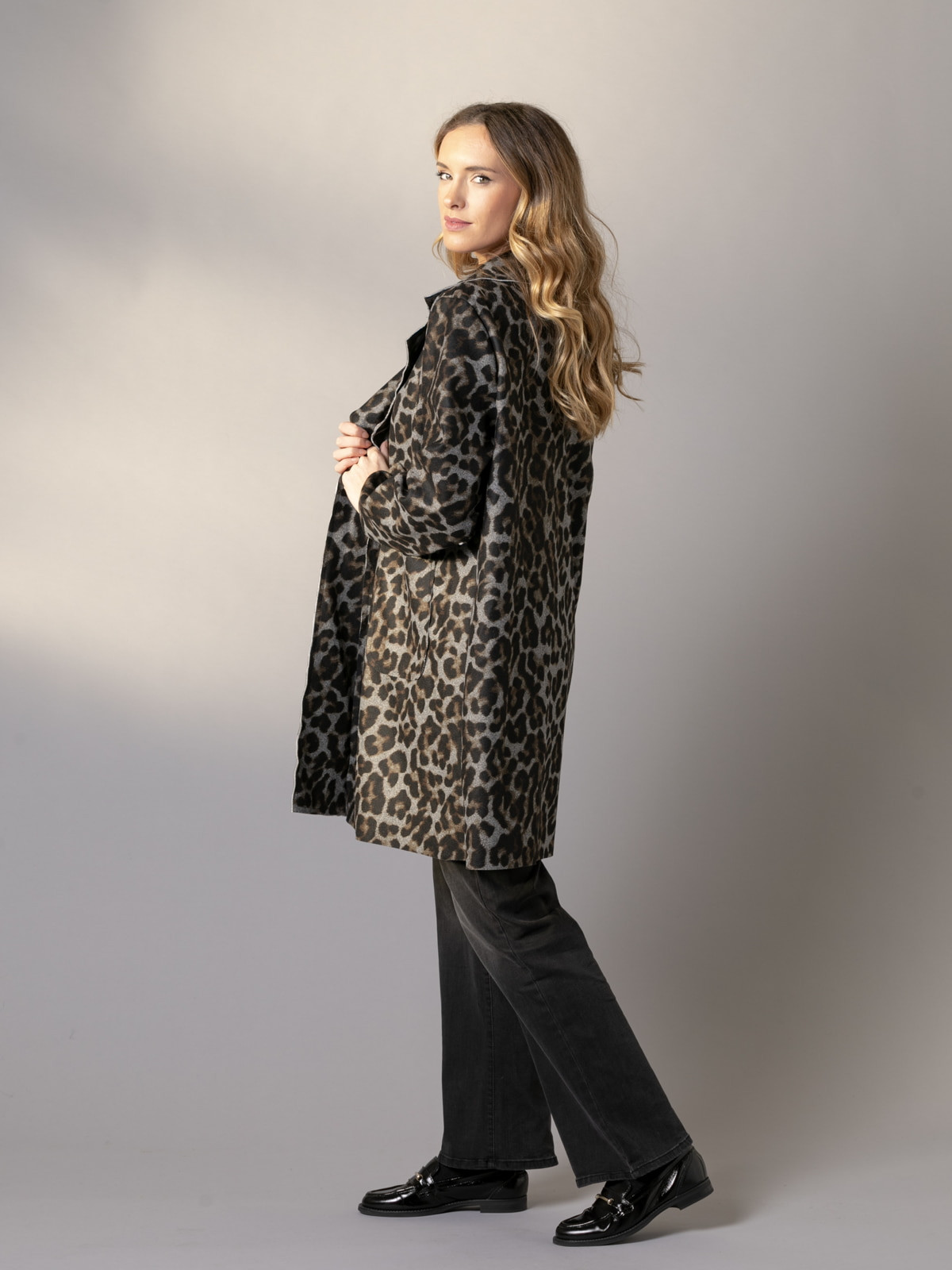 Animal print coat with pockets  Grey colour