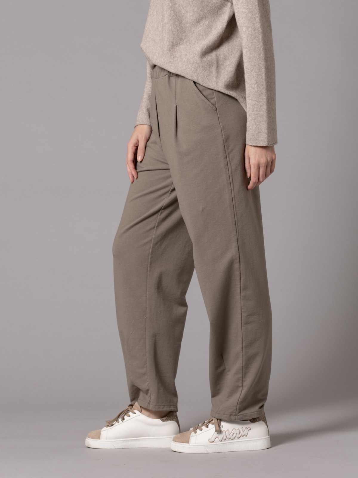 Pantalón trendy felpa algodón 100% color Taupe