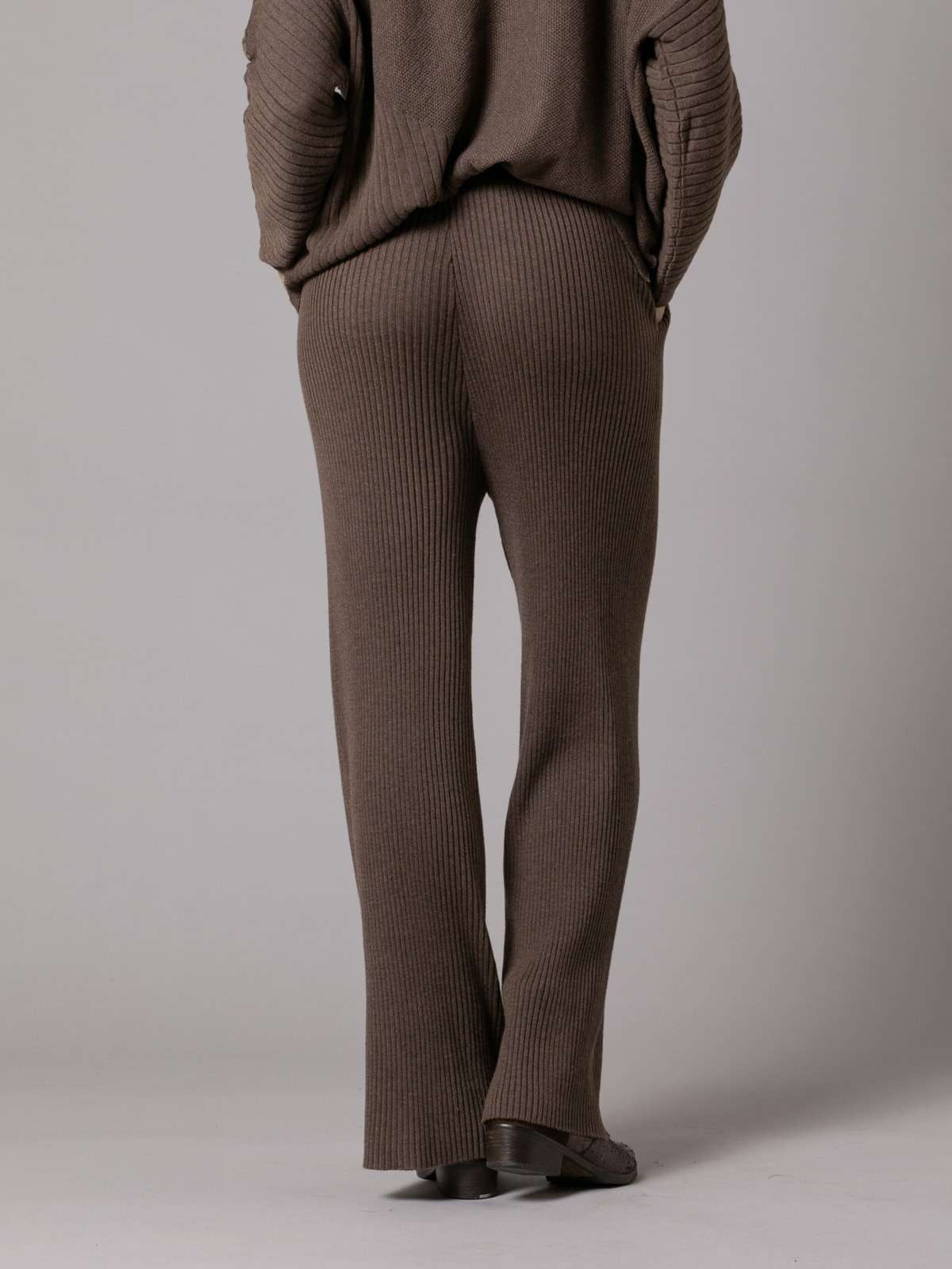 Soft ribbed knit pants  Marrón  colour