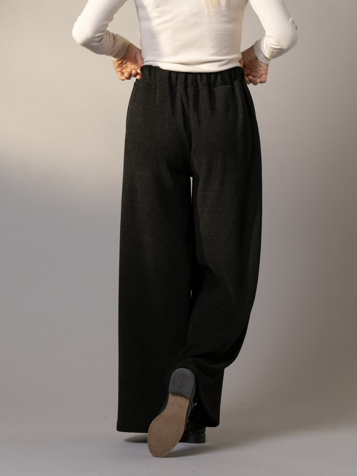 wide corduroy beaded pants  Black colour