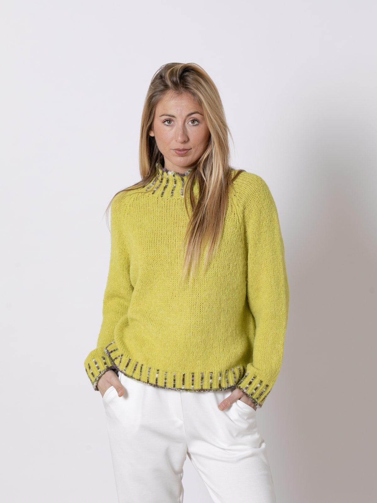 Soft jersey with bright colour details  Amarillo colour