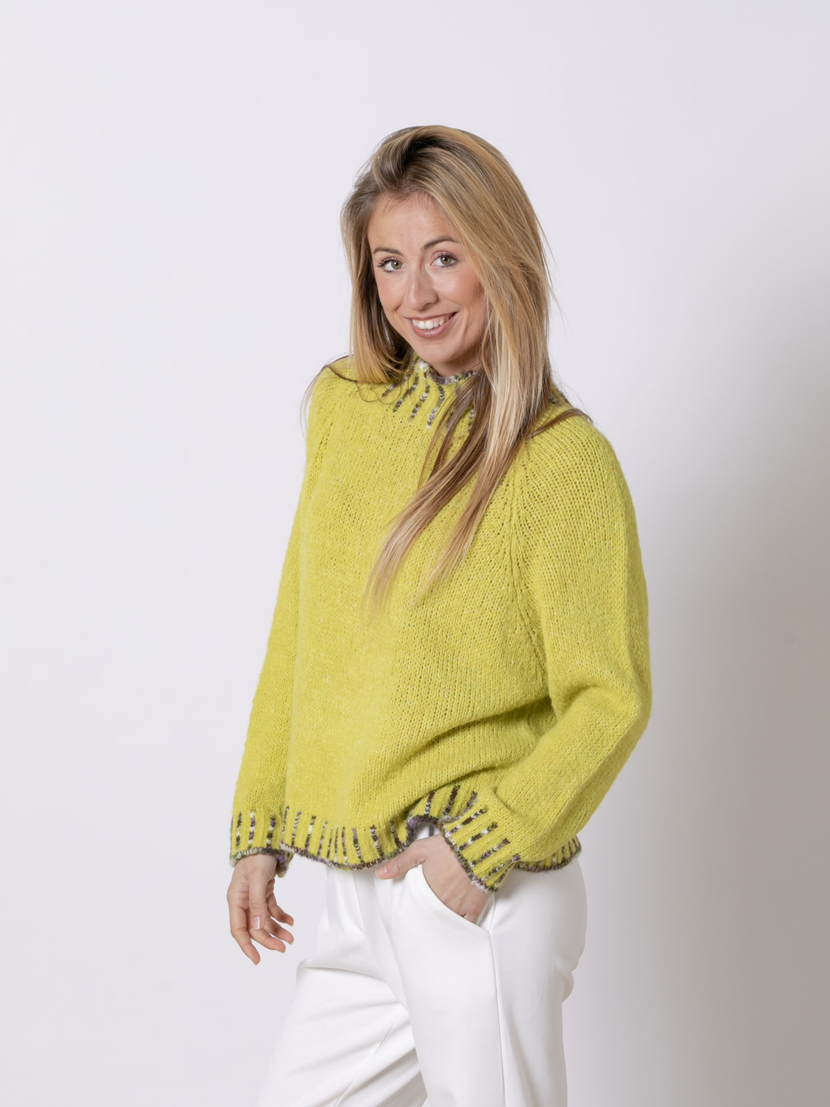 Soft jersey with bright colour details  Amarillo colour