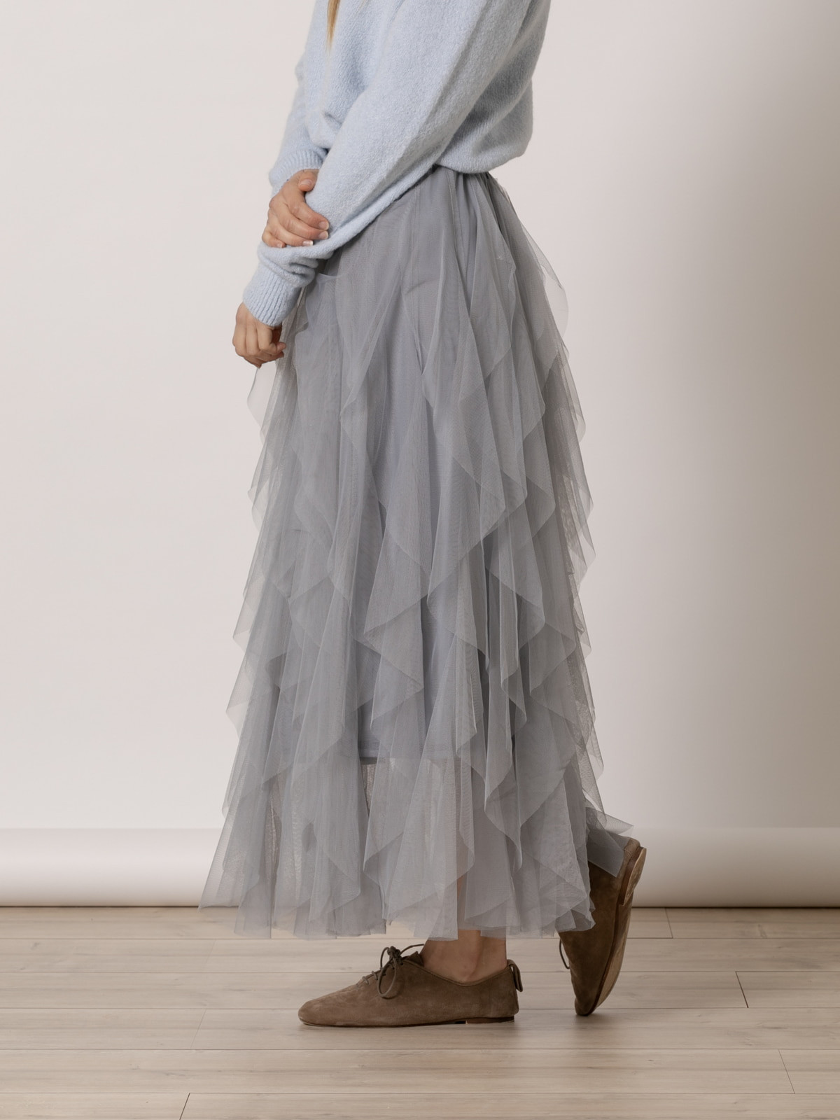 Long tulle skirt with peaks Grey colour