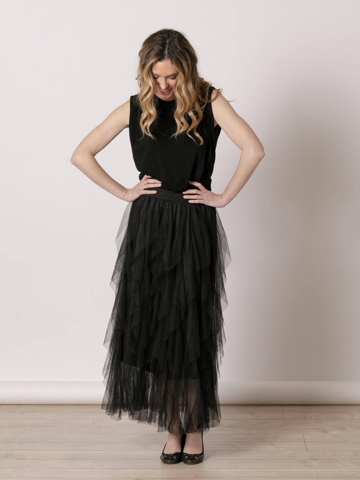 Long tulle skirt with peaks  Black colour