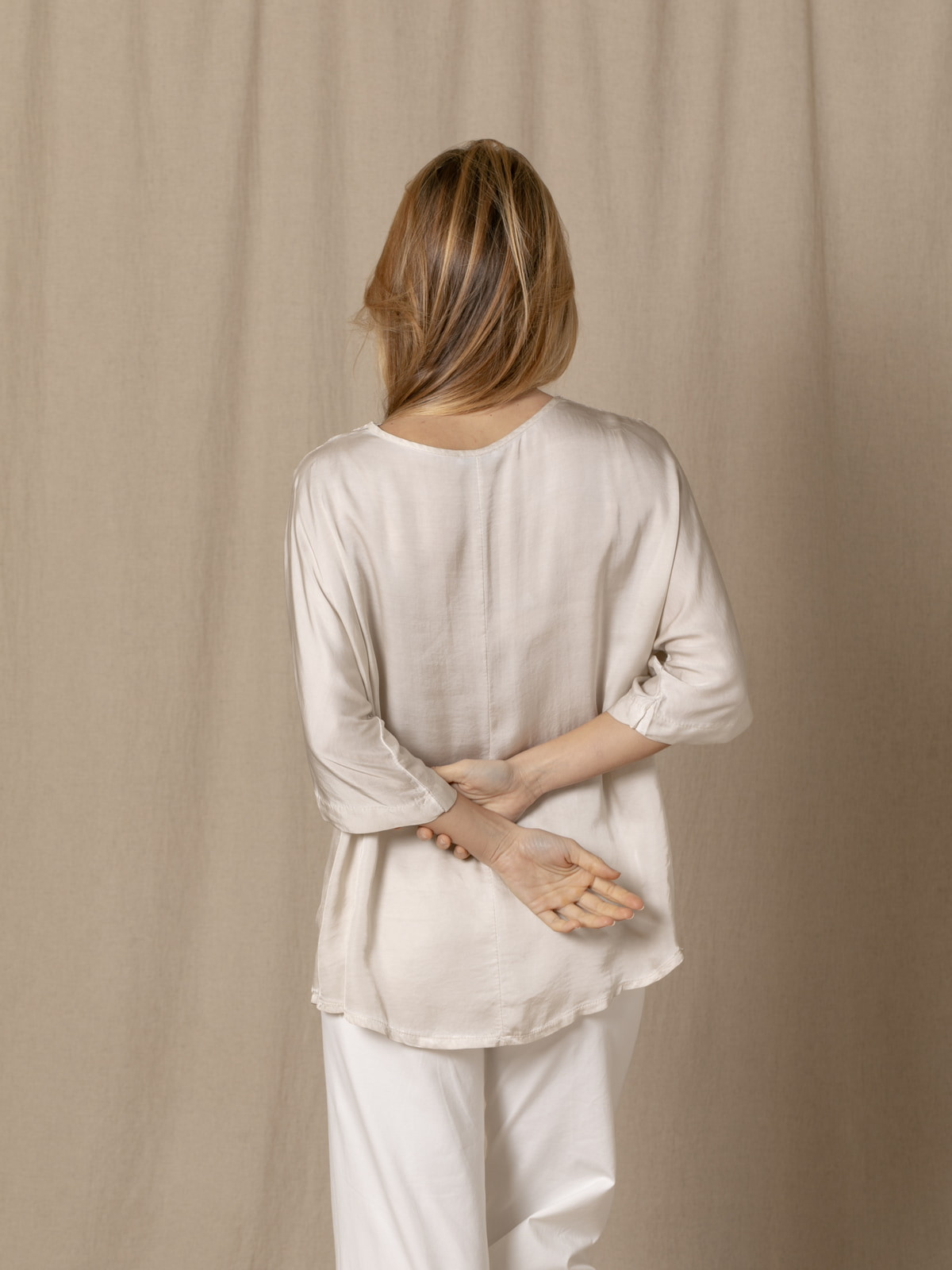 Blusa oversize lencera color Beige