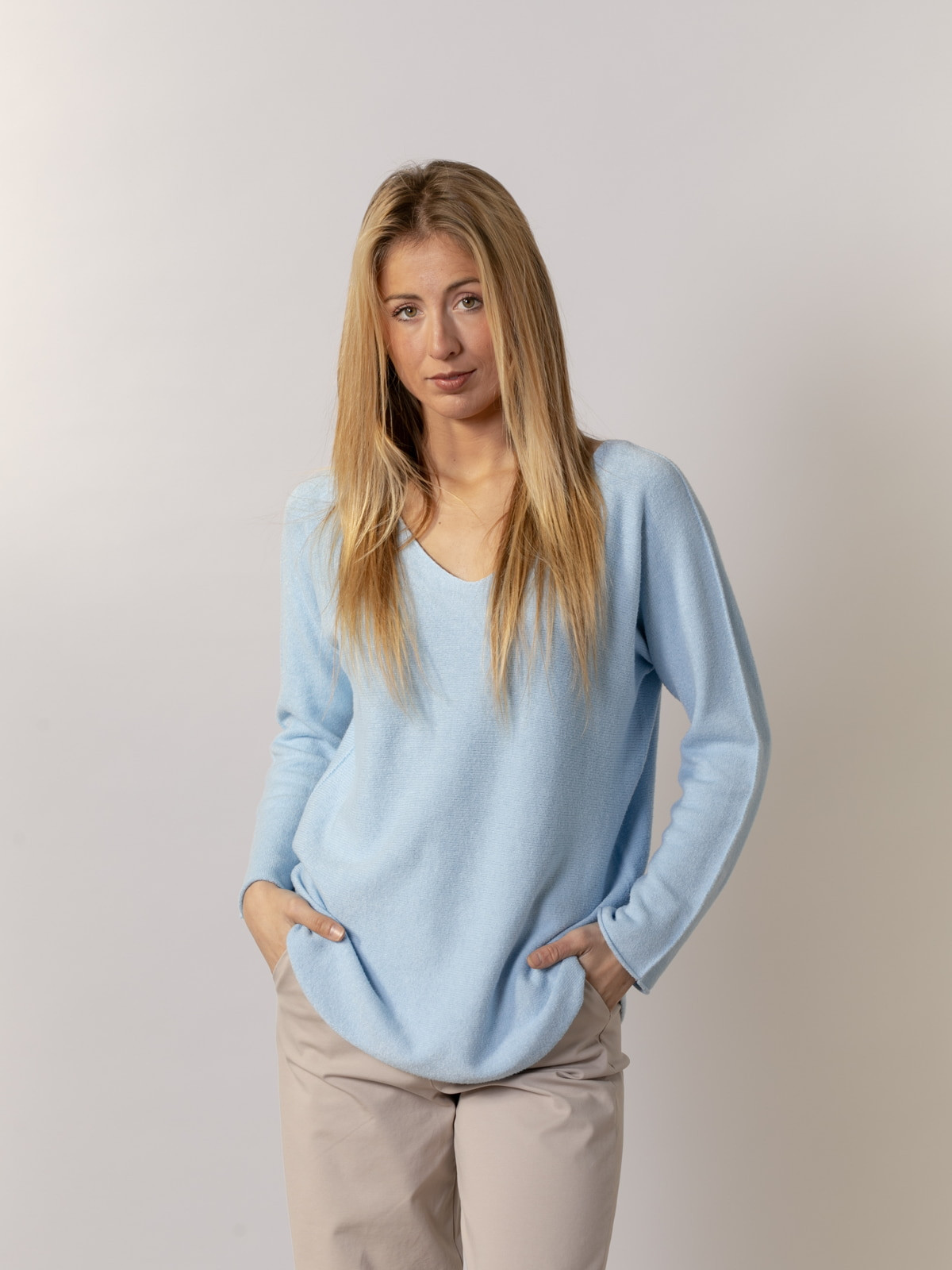 Essence soft V-neck jersey  azul melange colour