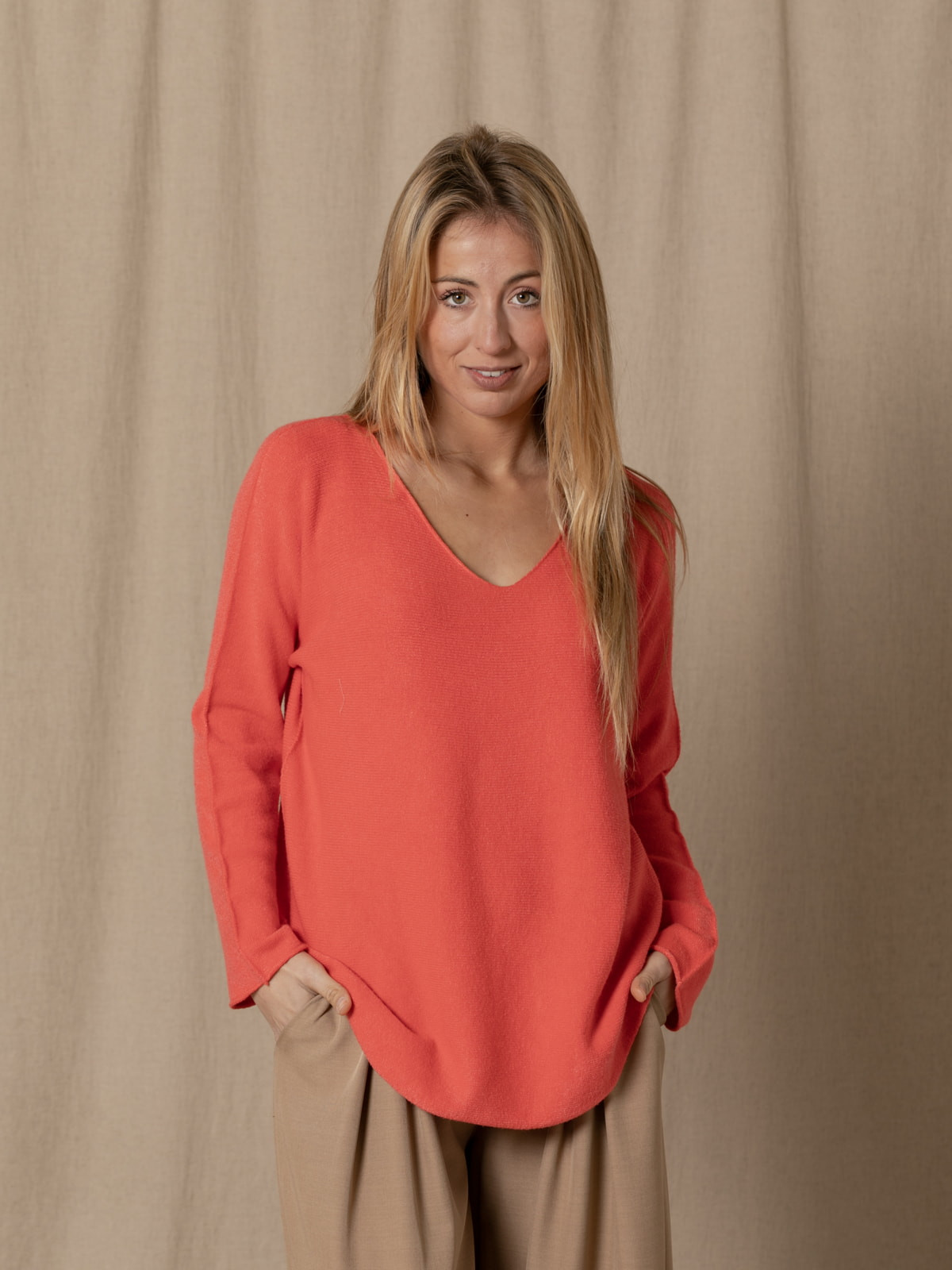 Essence soft V-neck jersey  Coral colour