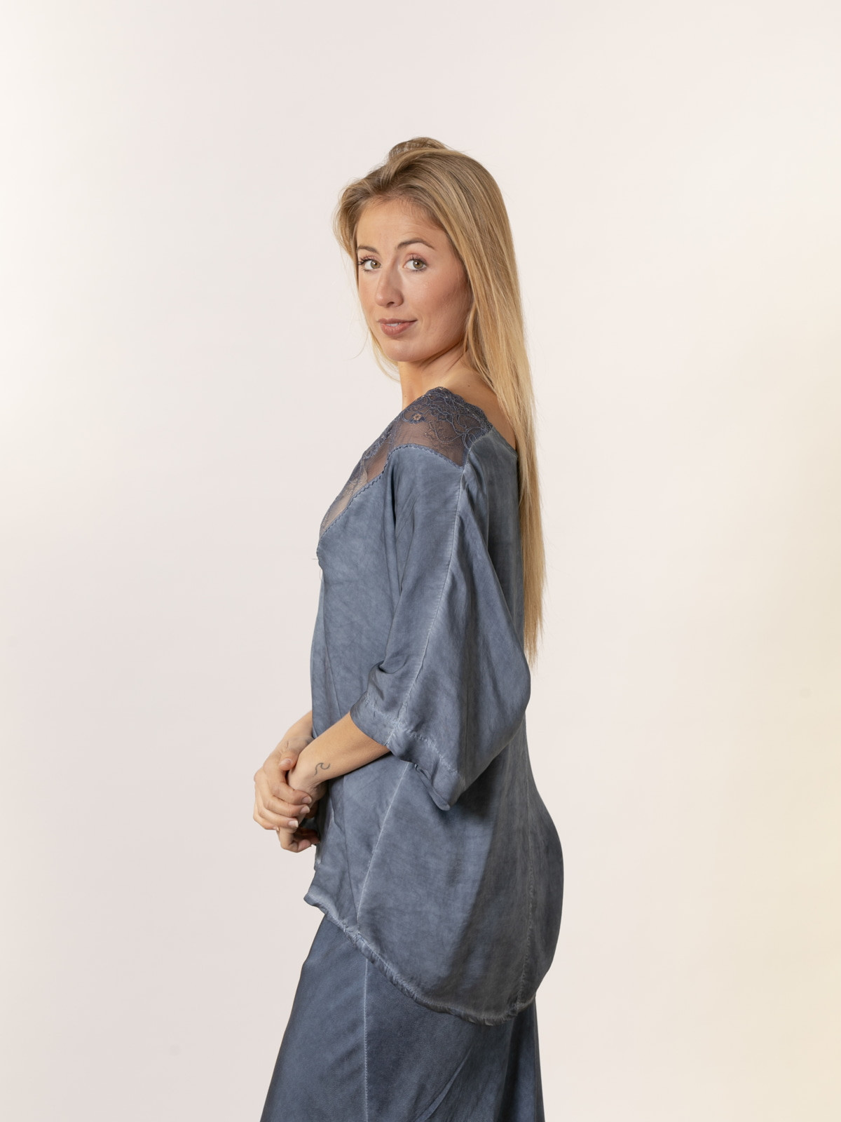 Blusa oversize lencera color Azul Marino