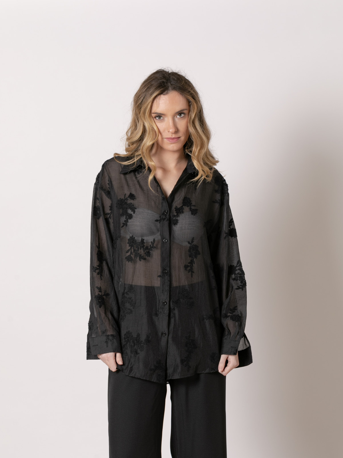 camisa oversize fiesta tranparencias color Negro